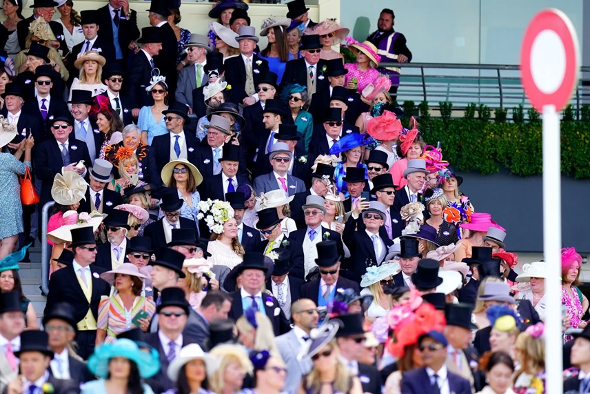 royal-ascot-le-hoi-dua-ngua-voi-39dress-code39-mu-doc-d225o_15.jpg