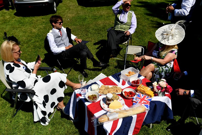 royal-ascot-le-hoi-dua-ngua-voi-39dress-code39-mu-doc-d225o_7.jpg