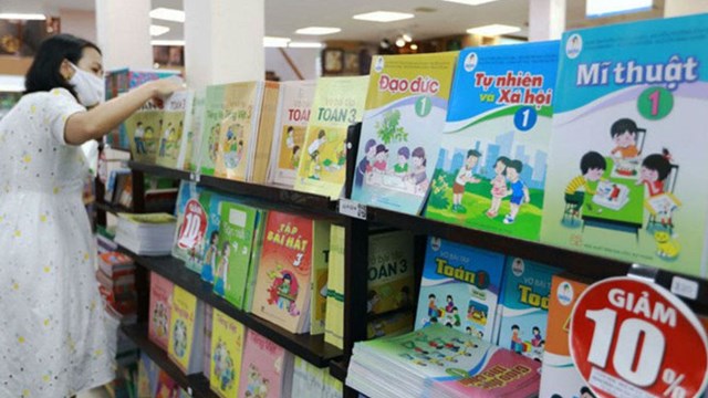 Sách giáo khoa vẫn… nghẽn