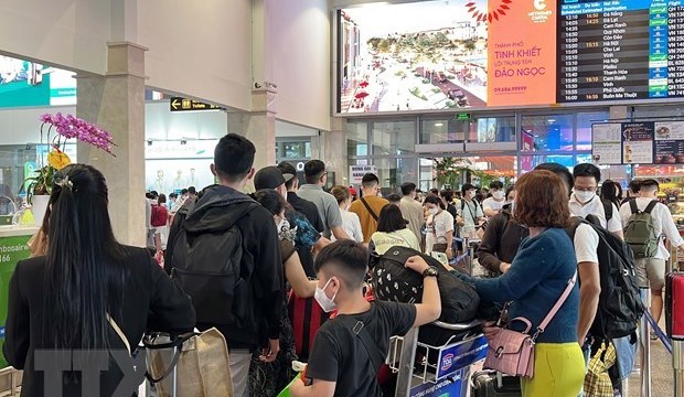 Sân bay Nội Bài, Tân Sơn Nhất đón lượng khách tăng kỷ lục trong ngày 4 Tết