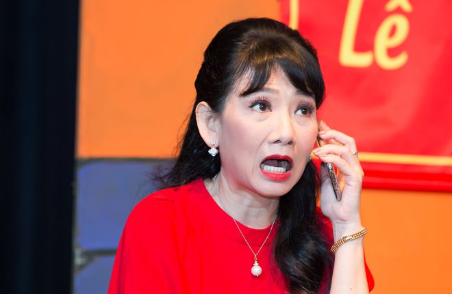 Sân khấu 5B sáng đèn lại, 'bà bầu' Mỹ Uyên ‘tá hỏa’ với hóa đơn điện - ảnh 3