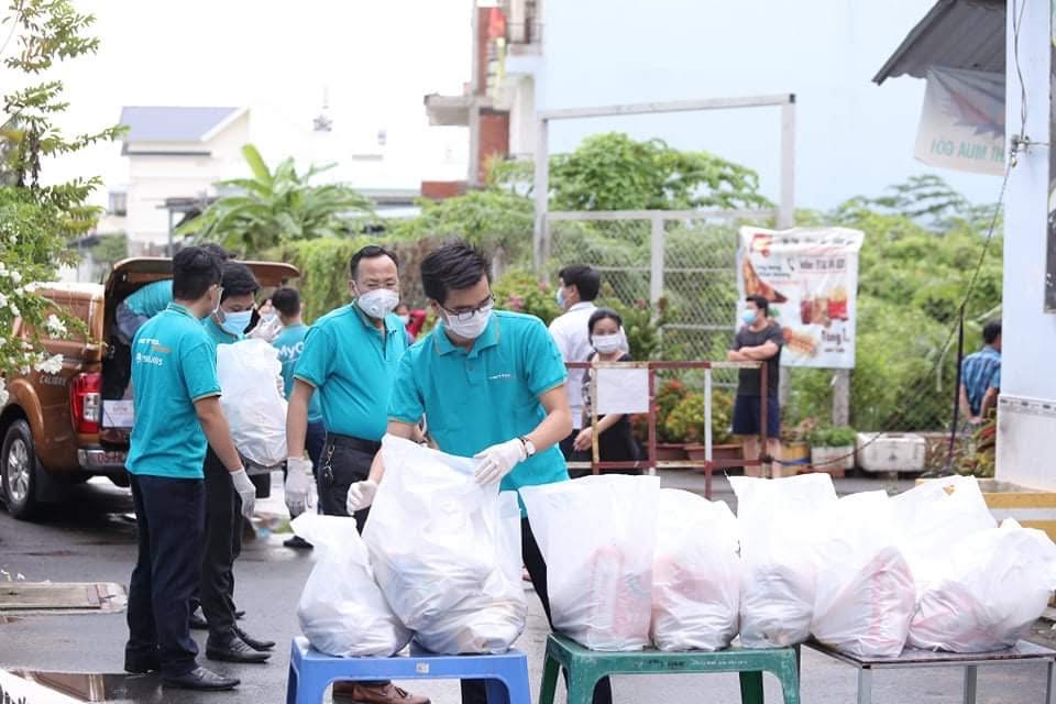 San sẻ yêu thương với người lao động tự do tại TPHCM