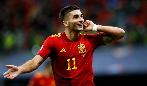 Sao Man City tỏa sáng giúp tuyển Tây Ban Nha vào chung kết Nations League