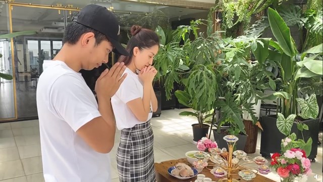 Sao Việt trong ngày: Khánh Thy ngầm khẳng định vợ chồng cô không hề rạn nứt