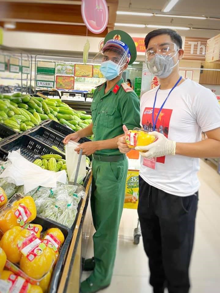 sao-viet-trong-ng224y-manh-truong-phuong-oanh-ru-nhau-39chup-anh-cuoi39_4.jpg sao-viet-trong-ng224y-manh-truong-phuong-oanh-ru-nhau-39chup-anh-cuoi39_4.jpg