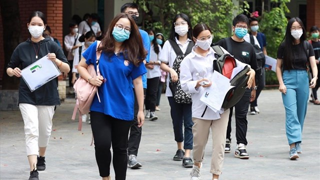 Sau Tết, sinh viên trở lại trường