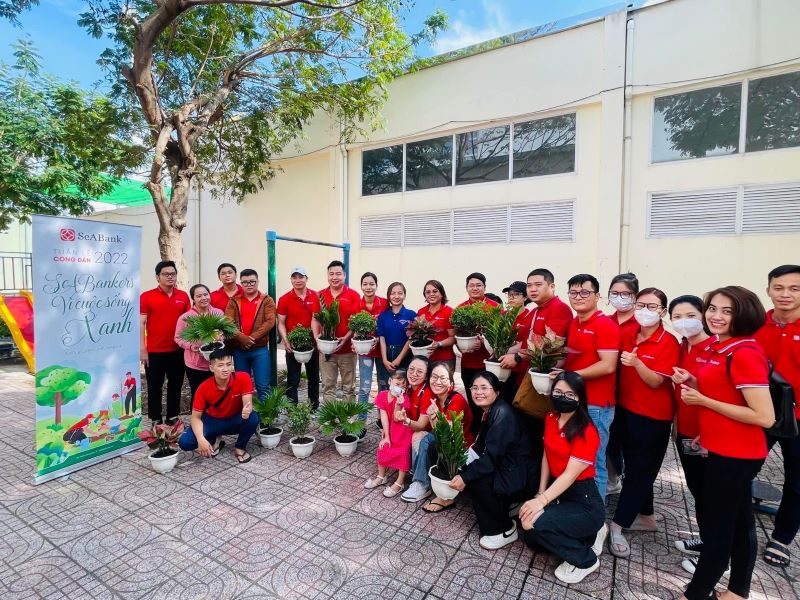 Nhiều hoạt động ý nghĩa thiết thực đã được tập thể cán bộ nhân viên SeABank thực hiện Nhiều hoạt động ý nghĩa thiết thực đã được tập thể cán bộ nhân viên SeABank thực hiện