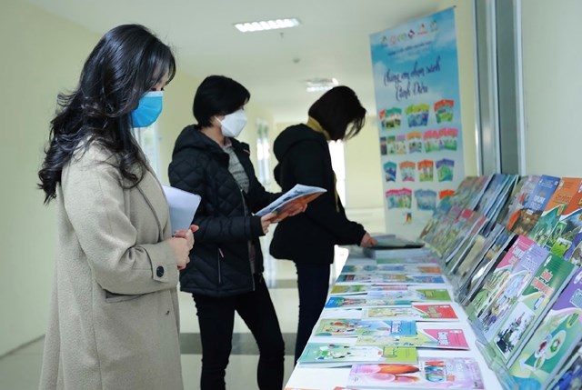 sgk-moi-c225c-truong-lua-chon-ra-sao_2.jpg sgk-moi-c225c-truong-lua-chon-ra-sao_2.jpg