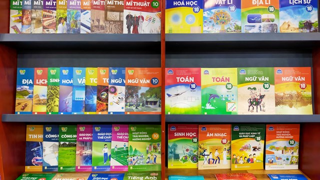 SGK mới lớp 3, lớp 7 và lớp 10 giá bao nhiêu tiền một bộ?