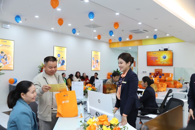 Trong thời gian tới, các Chi nhánh SHB mới mở sẽ mang đến cho khách hàng đầy đủ các giải pháp tài chính hiệu quả và tiện ích Trong thời gian tới, các Chi nhánh SHB mới mở sẽ mang đến cho khách hàng đầy đủ các giải pháp tài chính hiệu quả và tiện ích