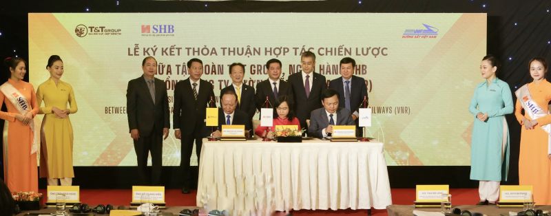 Đại diện Lãnh đạo Ngân hàng SHB, Tập đoàn T&T Group và Tổng Công ty Đường sắt Việt Nam ký thỏa thuận hợp tác chiến lược Đại diện Lãnh đạo Ngân hàng SHB, Tập đoàn T&T Group và Tổng Công ty Đường sắt Việt Nam ký thỏa thuận hợp tác chiến lược