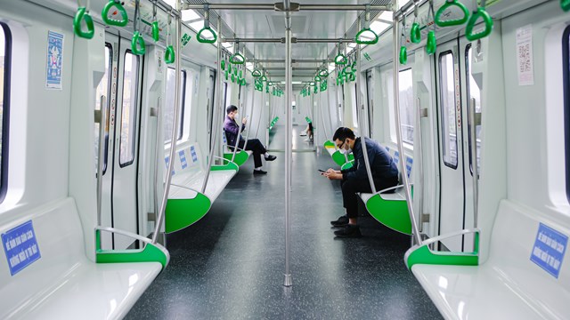 Số ca F0 tại Hà Nội tăng cao: Tàu Cát Linh - Hà Đông vắng hoe