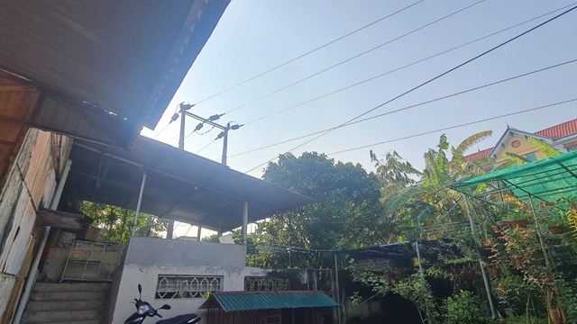 Sống bất an dưới đường điện cao thế