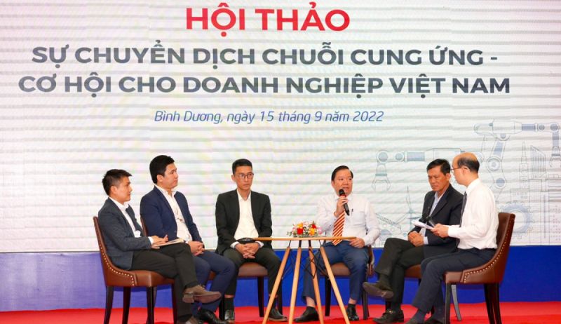 Các chuyên gia, khách mời trả lời câu hỏi của các doanh nghiệp