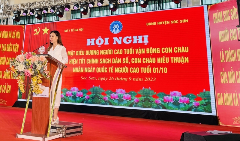 Phó Chi cục trưởng Chi cục Dân số - KHHGĐ Hà Nội Nguyễn Minh Xuân phát biểu tại hội nghị.