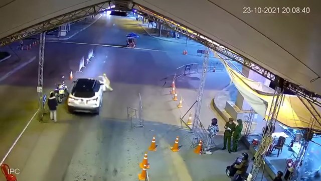 Tài xế sử dụng ma túy rồi tông thẳng vào lực lượng Công an