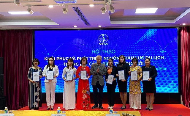t236m-giai-ph225p-n226ng-cao-chat-luong-nguon-nh226n-luc-du-lich_3.jpg