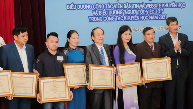 tam-guong-nguoi-tot-viec-tot-tu-nh224-v244-dich-the-gioi-toi-sinh-vi234n-truong-dhsp-h224-noi-2_3.png tam-guong-nguoi-tot-viec-tot-tu-nh224-v244-dich-the-gioi-toi-sinh-vi234n-truong-dhsp-h224-noi-2_3.png