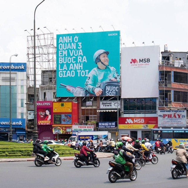 Tặng mỗi quận một câu “thơ”, quảng cáo ngoài trời của Baemin khiến dân mạng cảm thán: Chơi vậy sao Grab, Gojek chơi lại! - Ảnh 6.