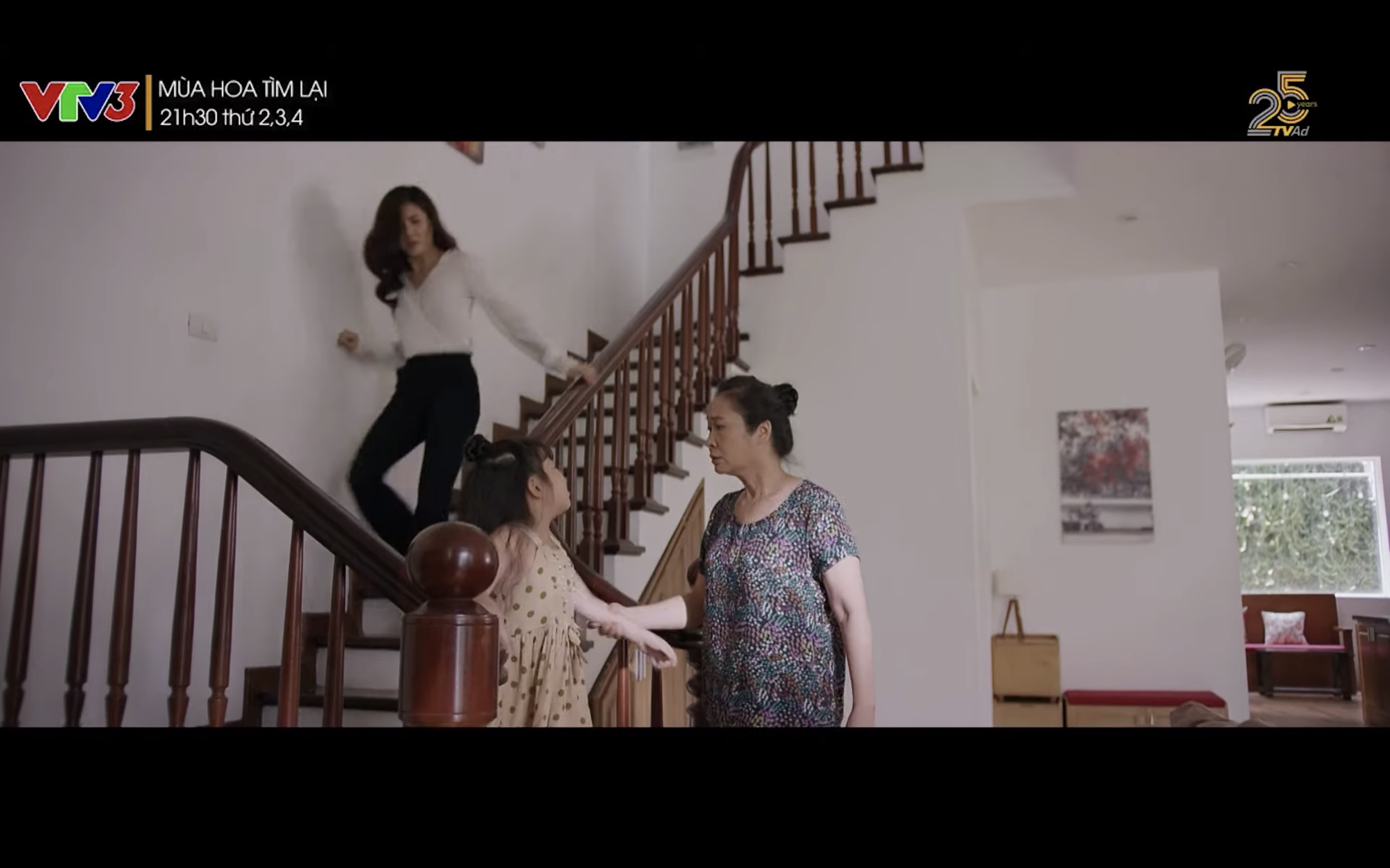 Bé Ngân liên tục đòi về sau khi bị mẹ bắt cóc. Ảnh: CMH