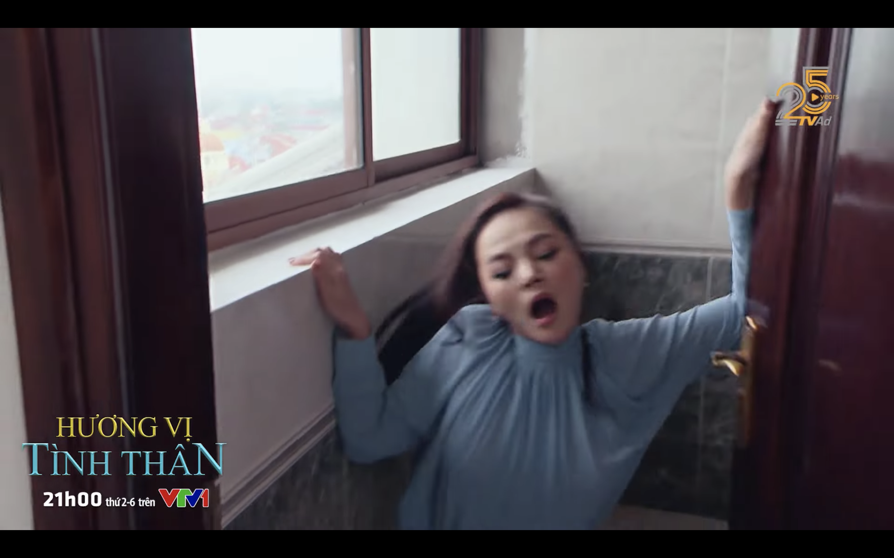 Thy đau bụng dữ dội khi mang bầu trong “Hương vị tình thân“. Ảnh: CMH