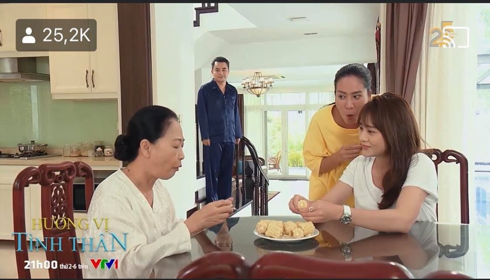 Nam đến nhà bà Dần chơi trong tập 82 “Hương vị tình thân“. Ảnh: CMH