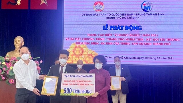 Tập đoàn Novaland tặng 500 triệu đồng cho Quỹ ‘Vì người nghèo’ 