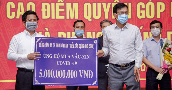 Tập đoàn DIC trao tặng 5 tỷ đồng kinh phí mua vaccine phòng ngừa Covid – 19