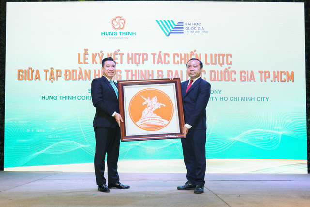 Tập đoàn Hưng Thịnh và ĐHQG-HCM ký kết hợp tác chiến lược - Ảnh 4. Tập đoàn Hưng Thịnh và ĐHQG-HCM ký kết hợp tác chiến lược - Ảnh 4.
