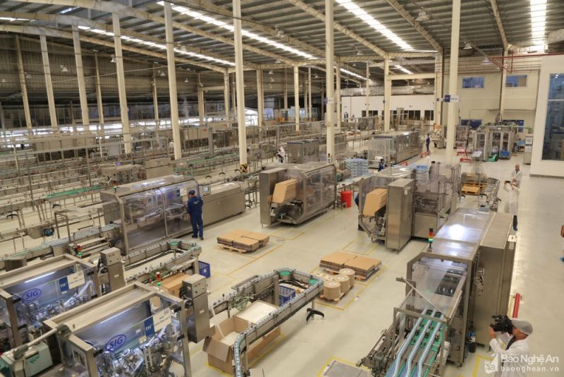 Dây chuyền chế biến sữa của Công ty CP Thực phẩm sữa TH Dây chuyền chế biến sữa của Công ty CP Thực phẩm sữa TH
