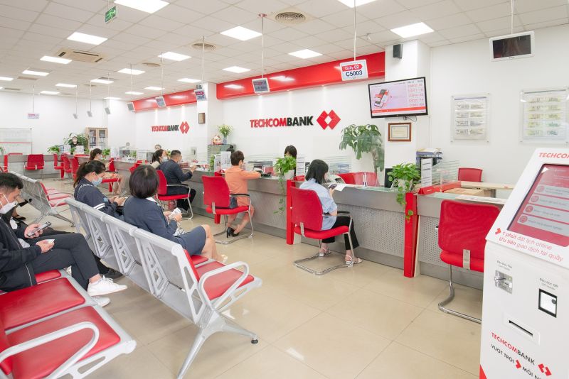 Tại lễ trao giải diễn ra ngày 3/8/2022, Techcombank được vinh danh Top 1 ngân hàng uy tín nhất khối ngân hàng TMCP tư nhân.