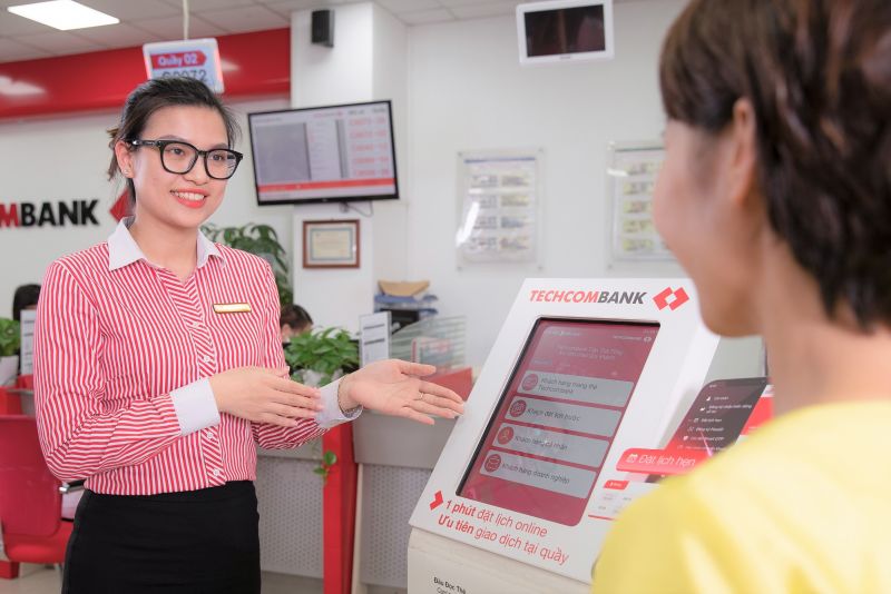 Techcombank không ngừng chuyển đổi, thúc đẩy các sáng kiến số hóa nhằm mang đến cho khách hàng giải pháp “Ngân hàng trong tầm tay bạn” một cách đơn giản và trực quan.