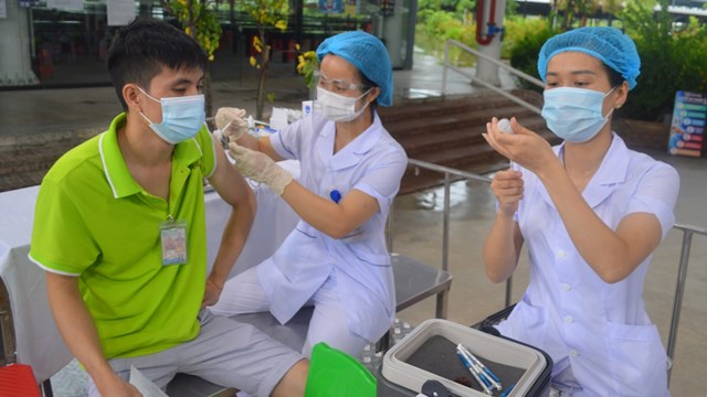 Thái Bình: Vừa đón Tết vừa tiêm được hơn 102 nghìn liều vaccine