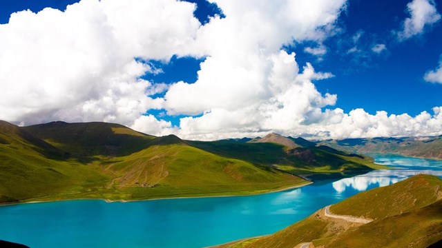 Thánh hồ Tây Tạng Yamdrok - Báu vật thiên nhiên với trữ lượng cá khổng lồ