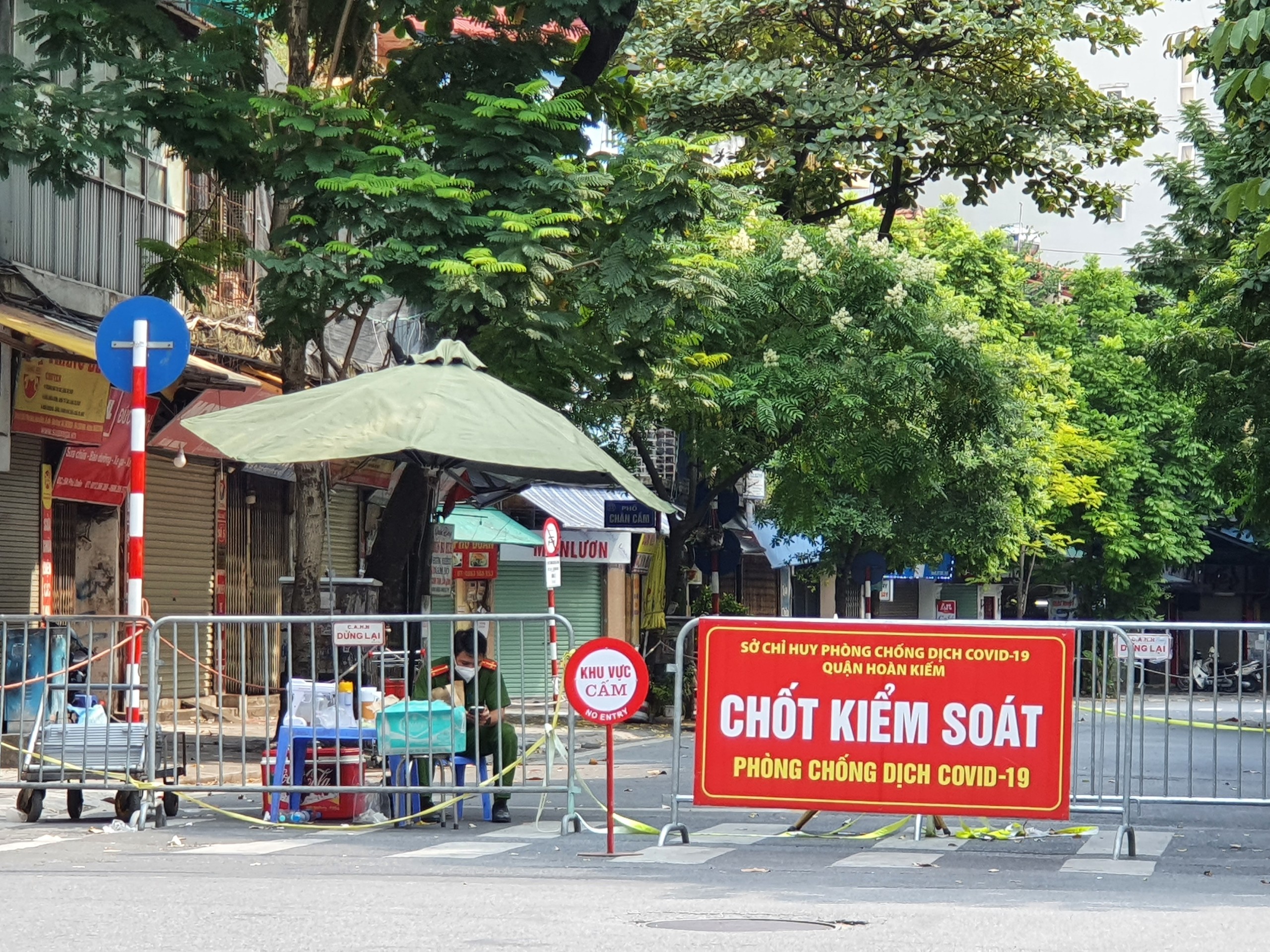 th234m-5-ca-nhiem-ngo224i-cong-dong-h224-noi-phong-toa-nhieu-noi_10.jpg