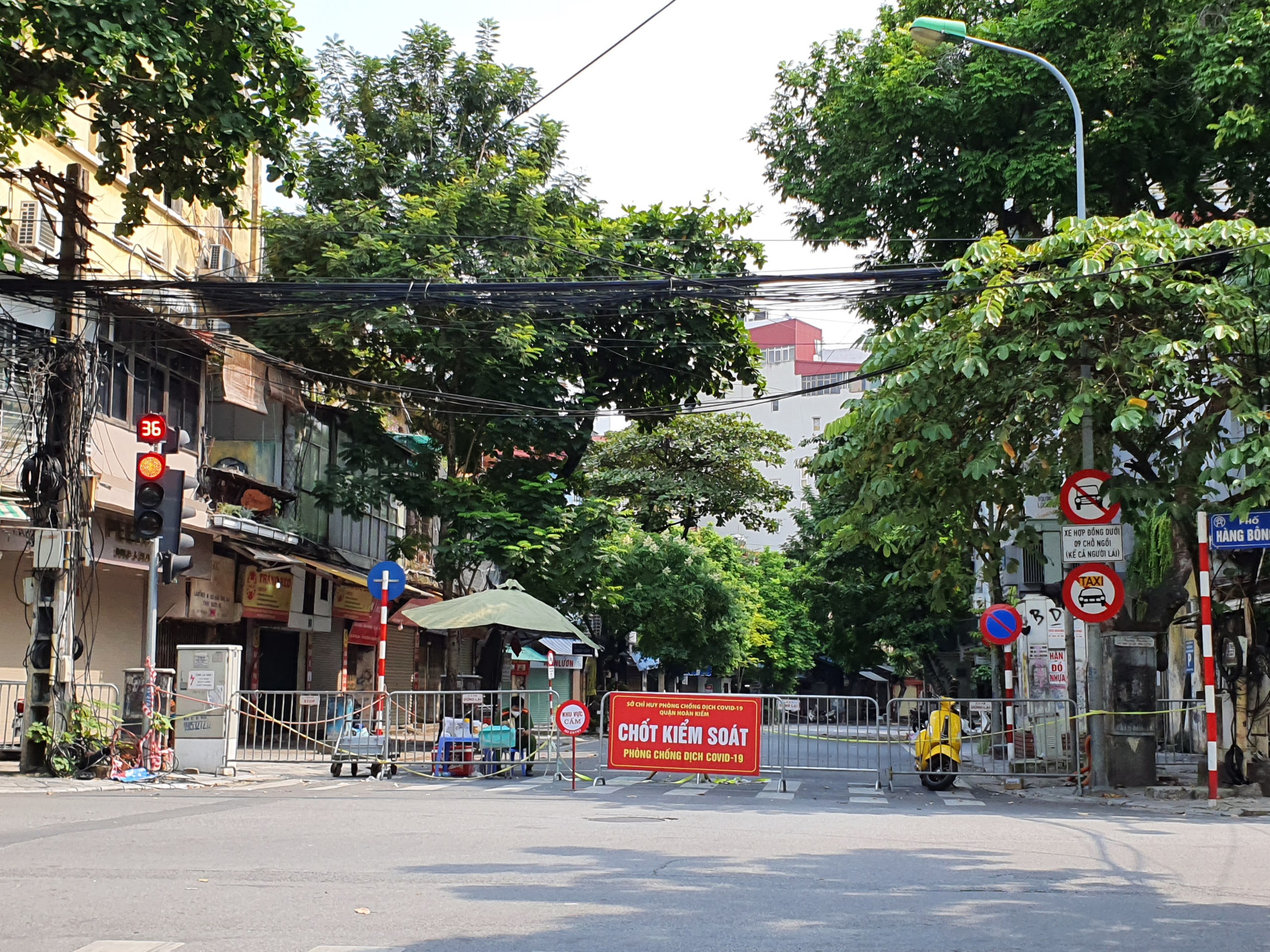 th234m-5-ca-nhiem-ngo224i-cong-dong-h224-noi-phong-toa-nhieu-noi_8.jpg