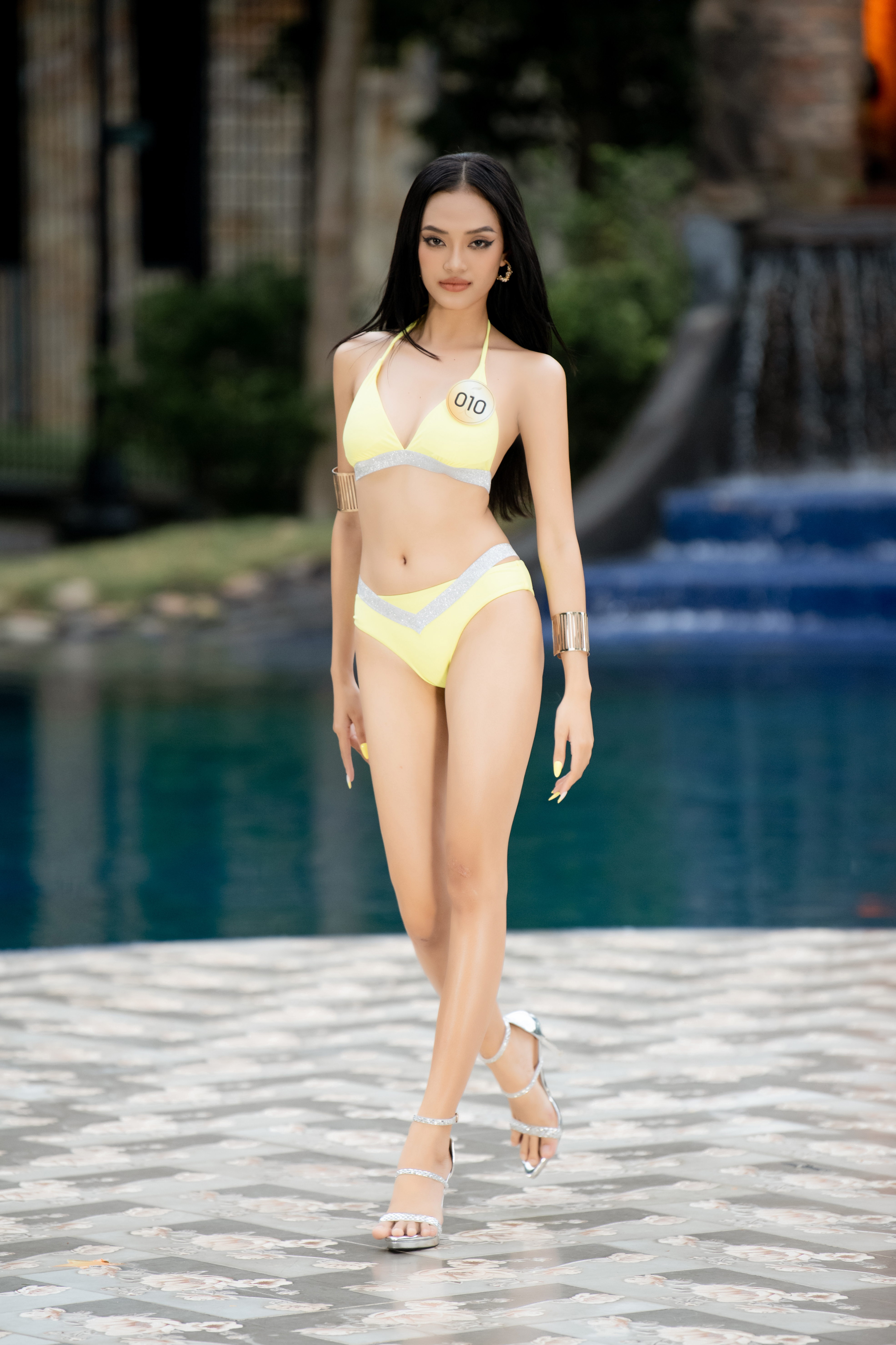 th237-sinh-miss-grand-vietnam-2022-quyen-ru-trong-phan-thi-trang-phuc-225o-tam_8.jpg