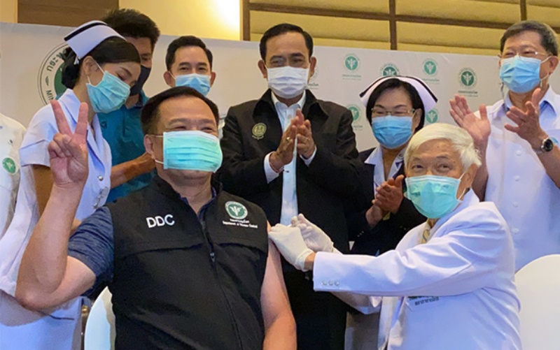 Thái Lan bắt đầu tiêm chủng vaccine COVID-19