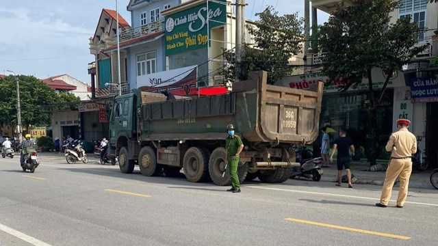 Thai phụ 8 tháng chết thảm dưới gầm xe ‘hổ vồ’