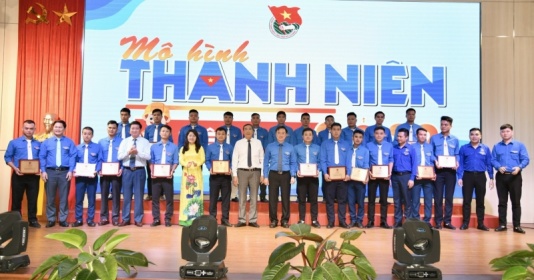 Than Quảng Ninh tuyên dương 52 thợ mỏ tiêu biểu và 22 mô hình thanh niên tham gia quản lý xuất sắc năm 2022 