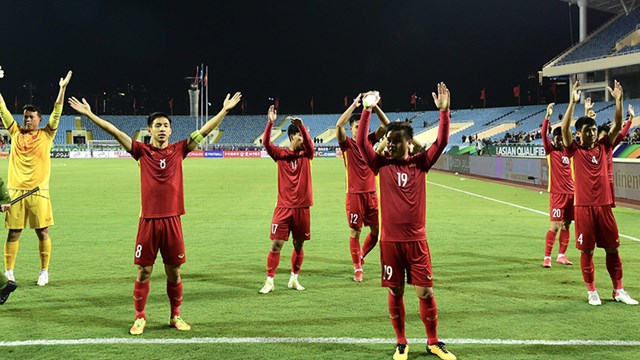 Thắng Trung Quốc, đội tuyển Việt Nam trở về top 100 FIFA