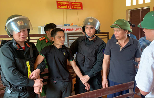 thanh-h243a-bat-giu-nghi-pham-ch233m-3-h224ng-x243m-sau-19-gio-lan-tron_1.png thanh-h243a-bat-giu-nghi-pham-ch233m-3-h224ng-x243m-sau-19-gio-lan-tron_1.png
