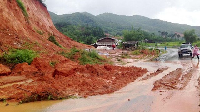 Thanh Hóa, Quảng Bình mưa rất to, đề phòng lũ quét, sạt lở đất
