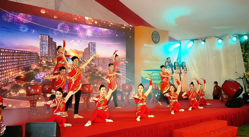 thanh-h243a-ra-mat-san-pham-du-lich-th244ng-minh-v224-mo-cua-d243n-kh225ch-tham-quan-ch237nh-dien-lam-kinh_1.jpg thanh-h243a-ra-mat-san-pham-du-lich-th244ng-minh-v224-mo-cua-d243n-kh225ch-tham-quan-ch237nh-dien-lam-kinh_1.jpg