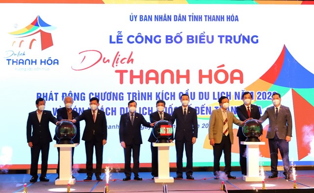 thanh-ho225-mo-cua-d243n-kh225ch-quoc-te_3.jpg