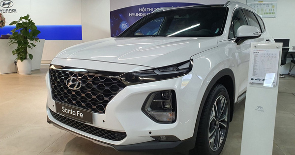 Thanh lý hàng tồn, Hyundai Santa Fe 'form' cũ giảm cao nhất 140 triệu đồng tại đại lý 