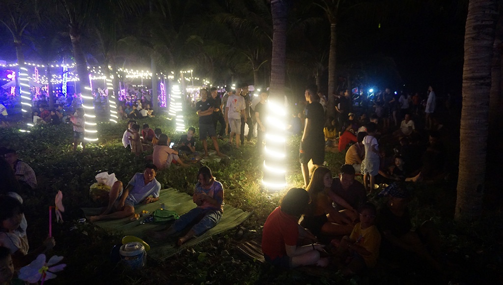 Thất thu hàng trăm tỉ đồng vì khách trả phòng, hủy tour - ảnh 1