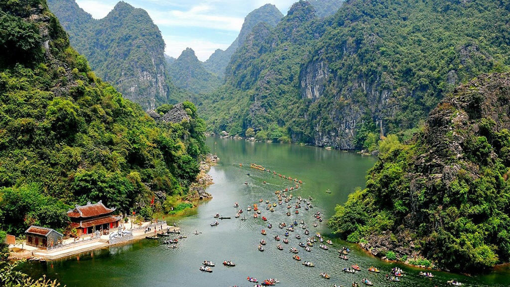 Thất thu hàng trăm tỉ đồng vì khách trả phòng, hủy tour - ảnh 2