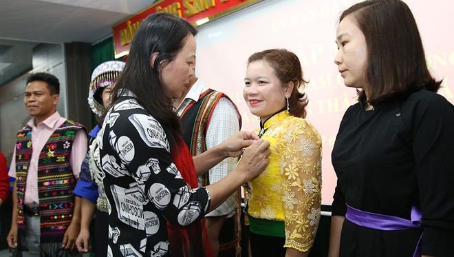 Thầy cô giáo lo ngại tình trạng 'học nhiều rồi cũng về làm nương' - ảnh 2