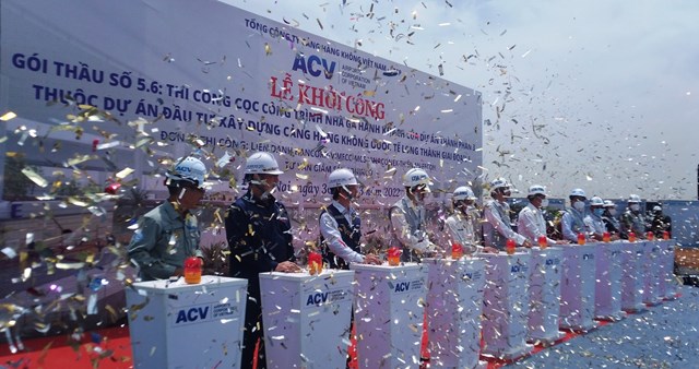 thi-c244ng-coc-c244ng-tr236nh-nh224-ga-h224nh-kh225ch-s226n-bay-long-th224nh-giai-doan-1_1.jpg thi-c244ng-coc-c244ng-tr236nh-nh224-ga-h224nh-kh225ch-s226n-bay-long-th224nh-giai-doan-1_1.jpg